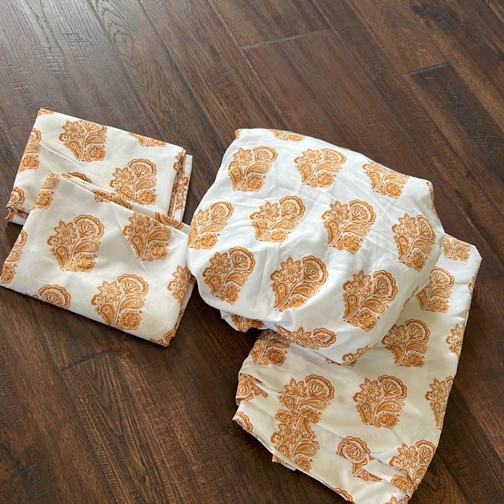 Xhilaration Queen Size Sheets